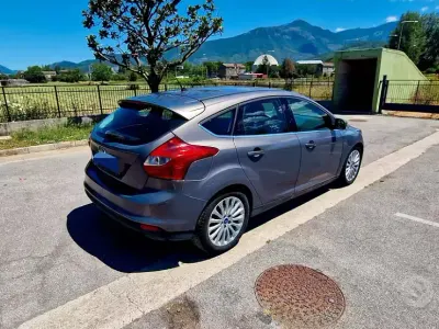 Usata Ford Focus Titanium 105 CV (77 kW) 2014 Grigio Berlina