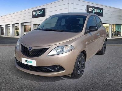 Usata Lancia Ypsilon Gold 69 CV (50 kW) 2021 Oro Utilitaria