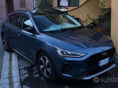 Usata Ford Focus Active 120 CV (88 kW) 2022 Blu Berlina