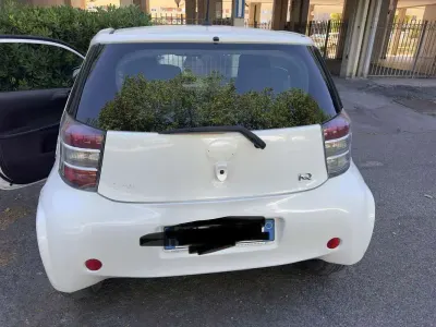 Usata Toyota iQ 68 CV (50 kW) 2009 Bianco Utilitaria