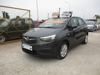 Usata Opel Crossland X 99 CV (72 kW) 2018 Marrone SUV