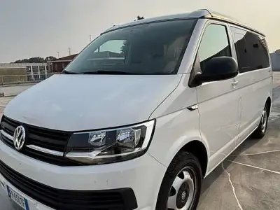 Usata VW California Beach 150 CV (110 kW) 2018 Bianco Furgone