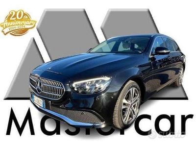 Usata Mercedes E300 265 CV (194 kW) 2021 Nero Station wagon