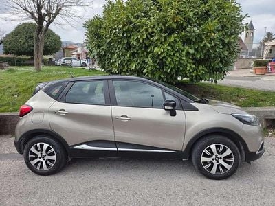 Usata Renault Captur Intens 110 CV (80 kW) 2016 Bronzo SUV