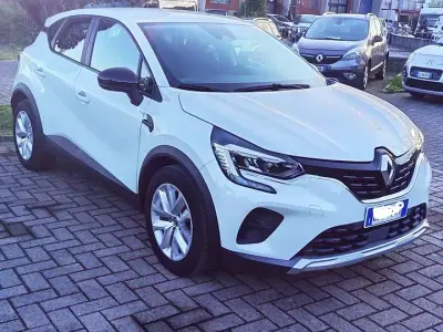Usata Renault Captur Equilibre 101 CV (74 kW) 2023 Bianco SUV
