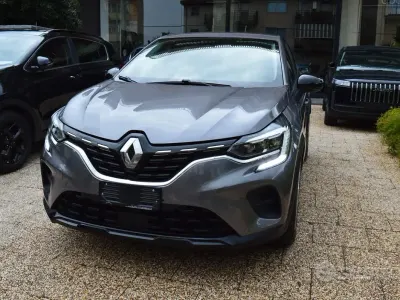 Usata Renault Captur Business 116 CV (85 kW) 2021 Grigio SUV