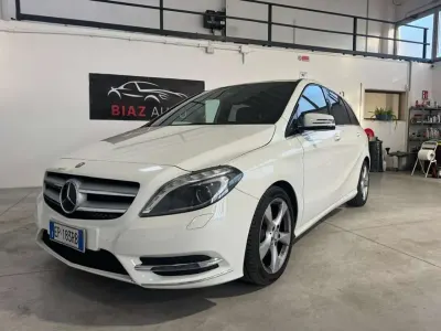 Usata Mercedes B200 Premium 136 CV (100 kW) 2013 Bianco Utilitaria