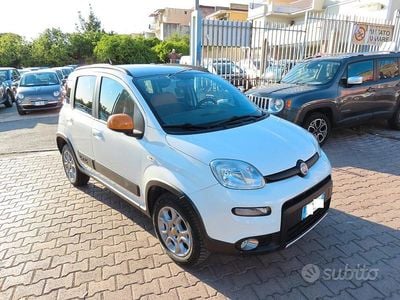 Gebraucht Fiat Panda 4x4 75 PS (55 kW) 2014 Weiß Kleinwagen