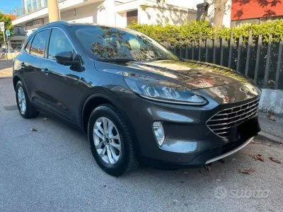 Usata Ford Kuga 120 CV (88 kW) 2020 Grigio SUV