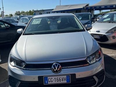 Usata VW Polo Style 90 CV (66 kW) 2022 Grigio Utilitaria