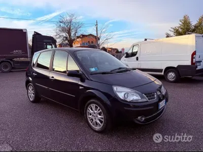 Usata Renault Scénic III 105 CV (77 kW) 2009 Bluazzurro Monovolume