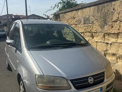 Usata Fiat Idea 95 CV (69 kW) 2005 Grigio Monovolume