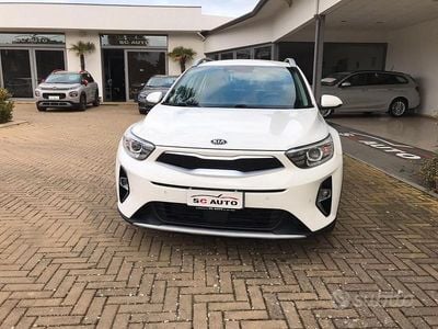 Usata Kia Stonic Style 82 CV (60 kW) 2021 Bianco SUV