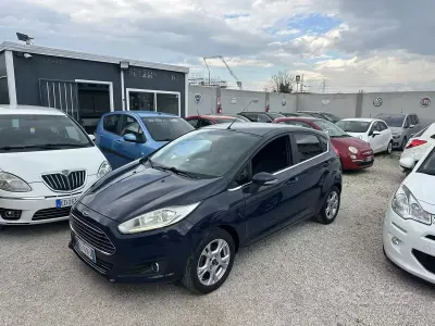 Usata Ford Fiesta Titanium 95 CV (69 kW) 2016 Bluazzurro Utilitaria