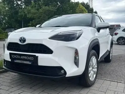 Usata Toyota Yaris Cross Active 116 CV (85 kW) 2022 Bianco SUV