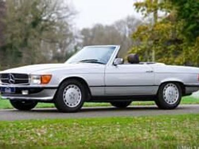 Usata Mercedes SL280 185 CV (136 kW) 1985 Argento Cabrio