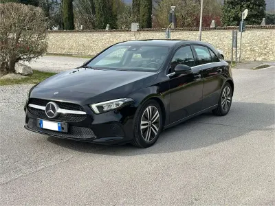 Usata Mercedes A180 136 CV (100 kW) 2020 Nero Berlina