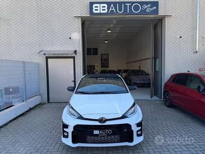 Usata Toyota Yaris 261 CV (191 kW) 2024 Bianco Utilitaria