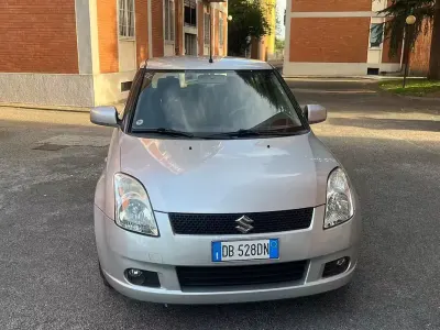 Usata Suzuki Swift GL 92 CV (67 kW) 2006 Grigio Utilitaria