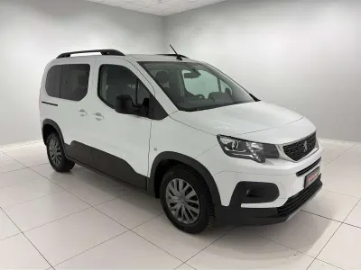 Usata Peugeot Rifter Allure 102 CV (75 kW) 2023 Bianco banchisa Monovolume