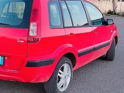 Usata Ford Fusion 68 CV (50 kW) 2007 Rosso Utilitaria