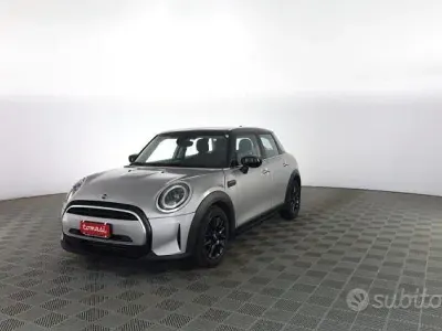 Begagnad Mini Cooper Classic 136 HK (100 kW) 2023 Grå Halvkombi
