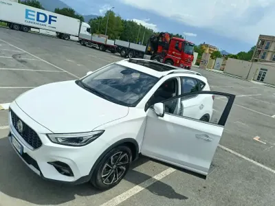 Usata MG ZS Luxury 106 CV (77 kW) 2024 Bianco SUV
