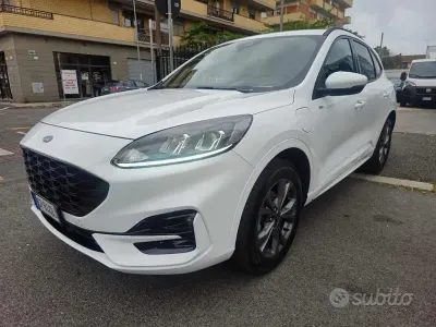 Usata Ford Kuga ST-Line 152 CV (111 kW) 2023 Bianco SUV