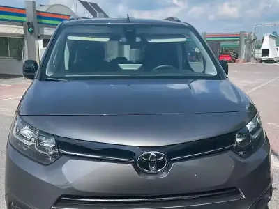 Gebraucht Toyota Proace Verso City 131 PS (96 kW) 2022 Grau Kombi