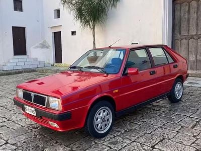 Usata Lancia Delta 78 CV (57 kW) 1990 Rosso Utilitaria