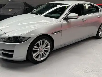 Usata Jaguar XE Prestige 180 CV (132 kW) 2019 Grigio Berlina