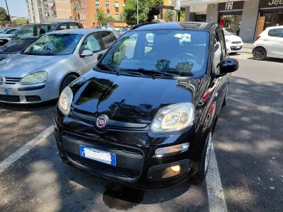 Usata Fiat Panda Lounge 69 CV (50 kW) 2017 Nero Utilitaria
