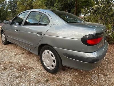Usata Renault Mégane 1997 Grigio Berlina