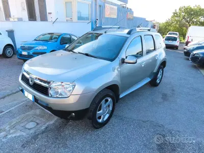 Usata Dacia Duster 107 CV (78 kW) 2012 Giallo SUV