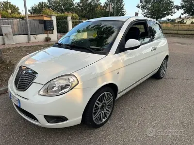 Usata Lancia Ypsilon Platinum 77 CV (56 kW) 2010 Bianco Utilitaria
