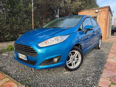 Usado Ford Fiesta Titanium 75 HP (55 kW) 2013 Azul Citadino