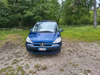 Usata Peugeot 807 136 CV (100 kW) 2003 Blu Monovolume