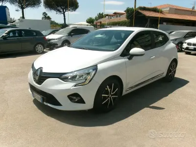 Usata Renault Clio V Intens 101 CV (74 kW) 2020 Bianco Berlina