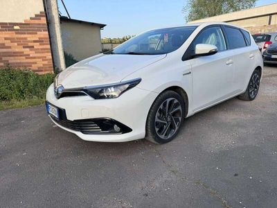 Toyota Auris Hybrid