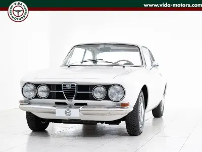 Usata Alfa Romeo 1750 113 CV (83 kW) 1968 Bianco Berlina