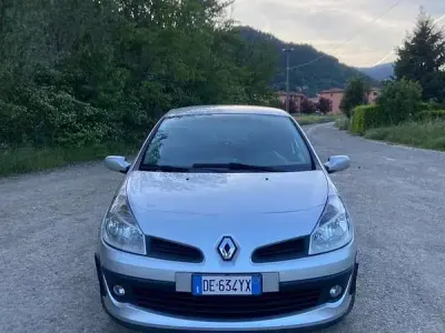 Brugt Renault Clio II Dynamique 75 HK (55 kW) 2007 Sedan