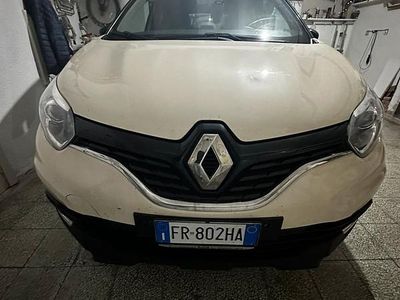 Usata Renault Captur 90 CV (66 kW) 2018 Giallo SUV