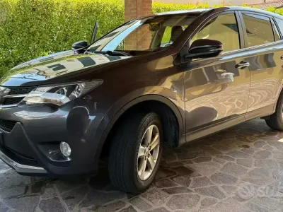 Usata Toyota RAV4 124 CV (91 kW) 2013 Grigio SUV