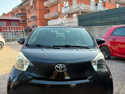Usata Toyota iQ 68 CV (50 kW) 2010 Nero Utilitaria