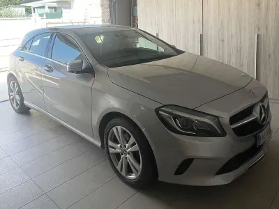 Usata Mercedes A180 Executive 109 CV (80 kW) 2018 Argento Berlina