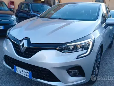Usata Renault Clio V Intens 86 CV (63 kW) 2021 Grigio Berlina