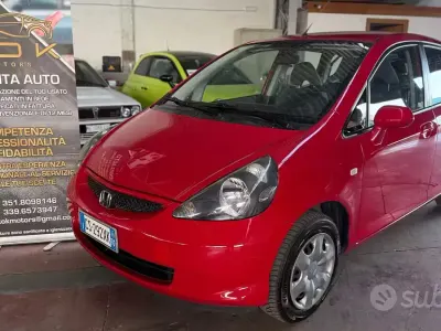 Usata Honda Jazz 78 CV (57 kW) 2005 Rosso Utilitaria