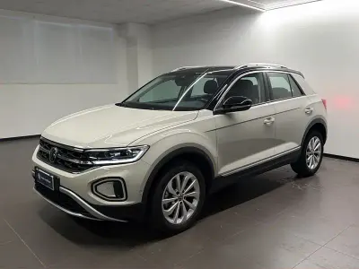 Usata VW T-Roc Style 110 CV (80 kW) 2023 Grigio SUV