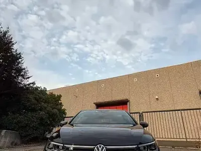 Usata VW Golf VIII R-line 131 CV (96 kW) 2022 Berlina
