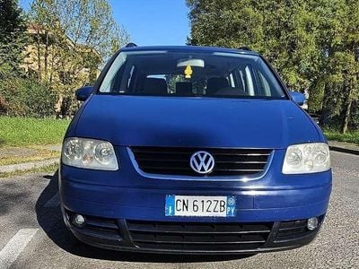 Usata VW Touran Trendline 101 CV (74 kW) 2004 Blu Monovolume